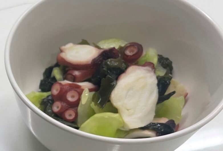 Tako no sunomono (Marinated Seaweed and Octopus)